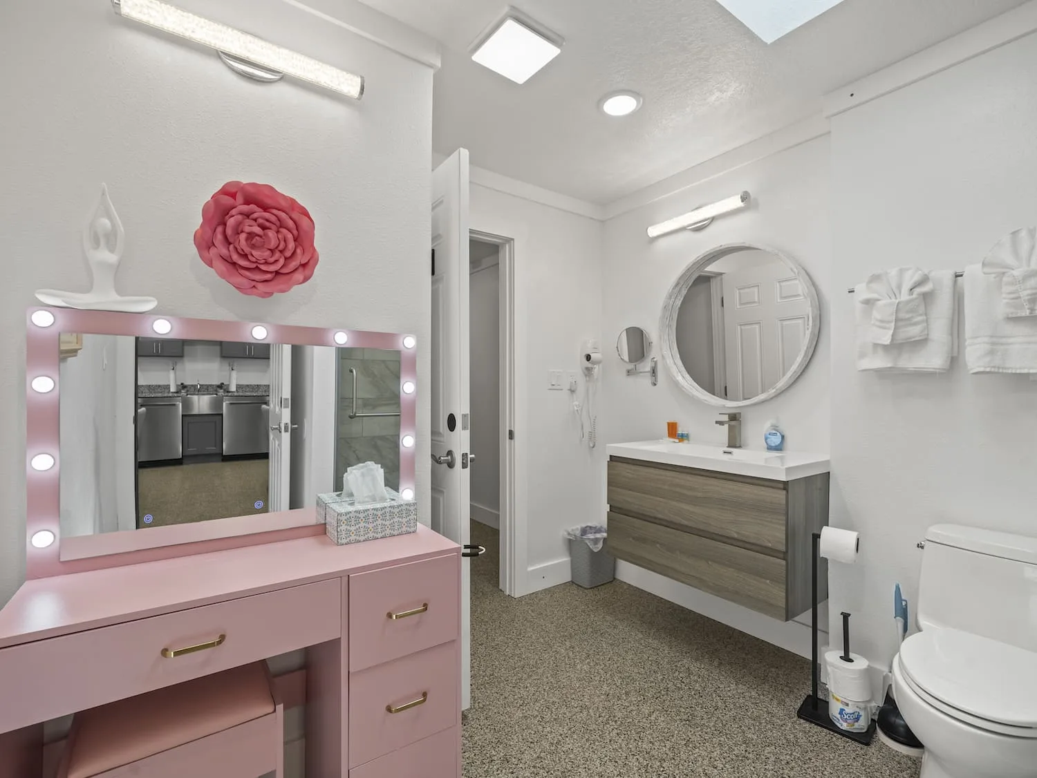050-Room-3-bathroom-and-vanity.jpeg
